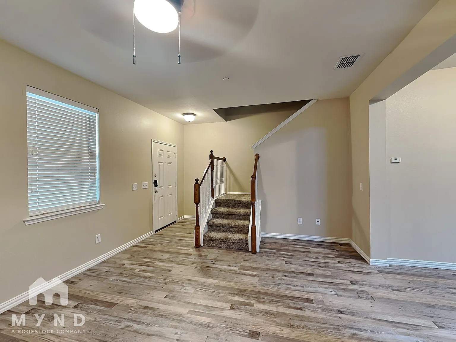 3 bed, 2.5 bath, 1497 sqft, $1,975 — Photo 3