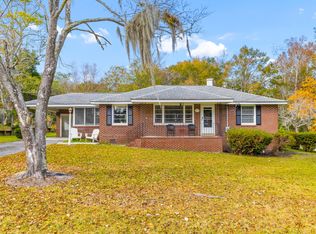 1216 Fort Dr, Hanahan, SC 29410
