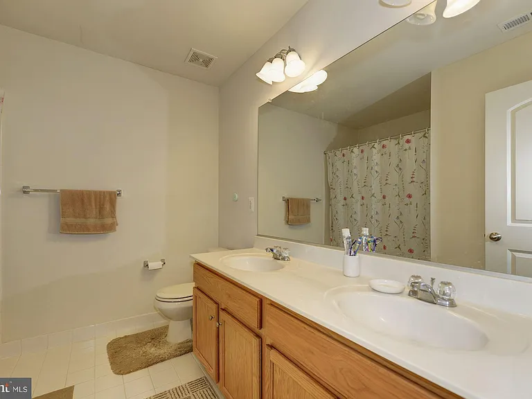 22677 Flowing Spring Sq — Photo 22