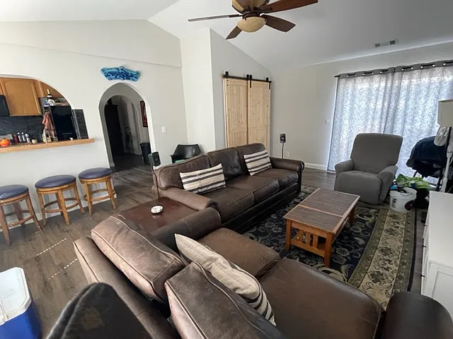 15045 Herring Ave — Photo 9
