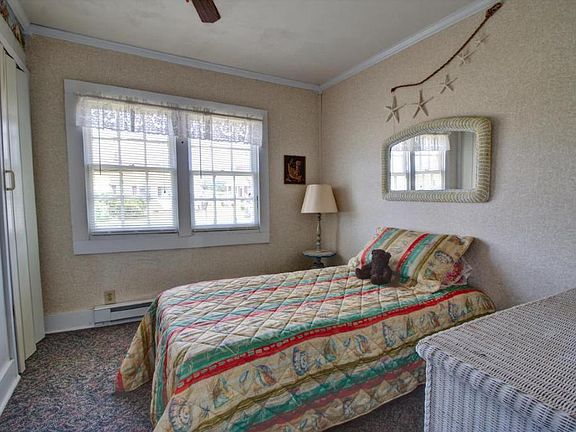 3rd image of 818 Harker Island Road