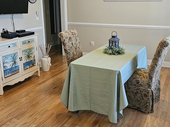 4th image of 625 Whispering Pines Ct.