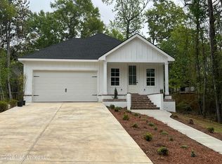 952 Kale St, Diamondhead, MS 39525