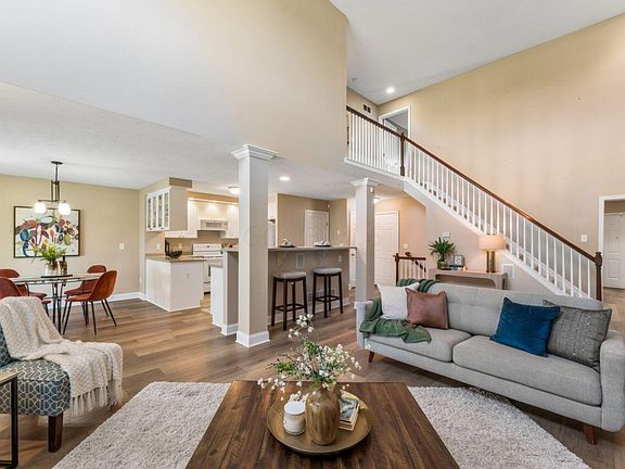 3rd image of 4769 Saint Andrews Dr #8