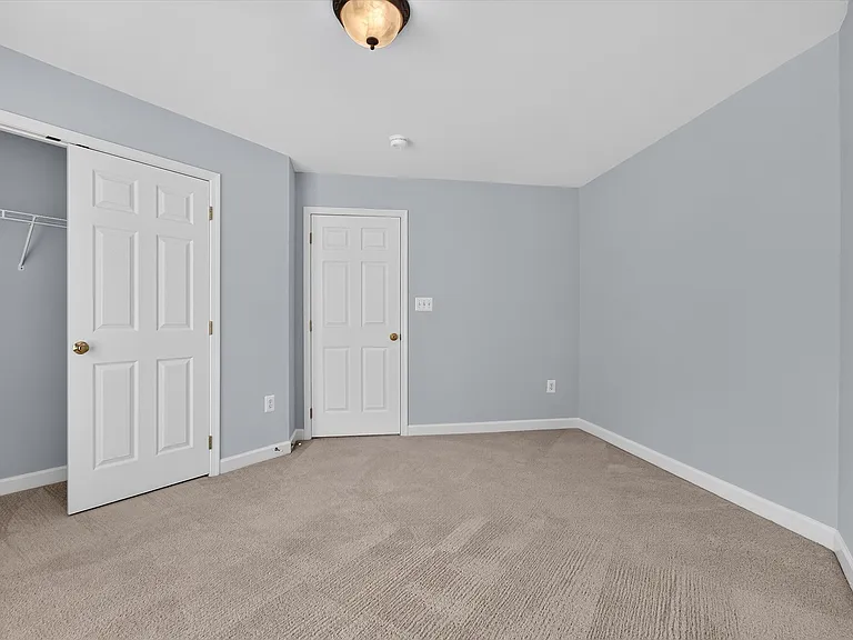 25670 S Village Dr — Photo 32