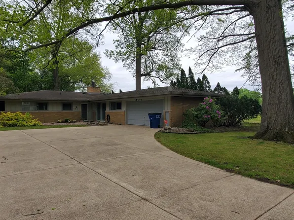 2614 Maple St, Michigan City, IN 46360