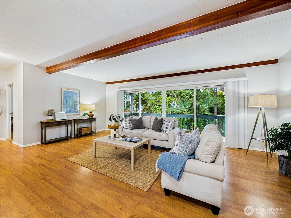 1st image of 465 Winslow Way E #206