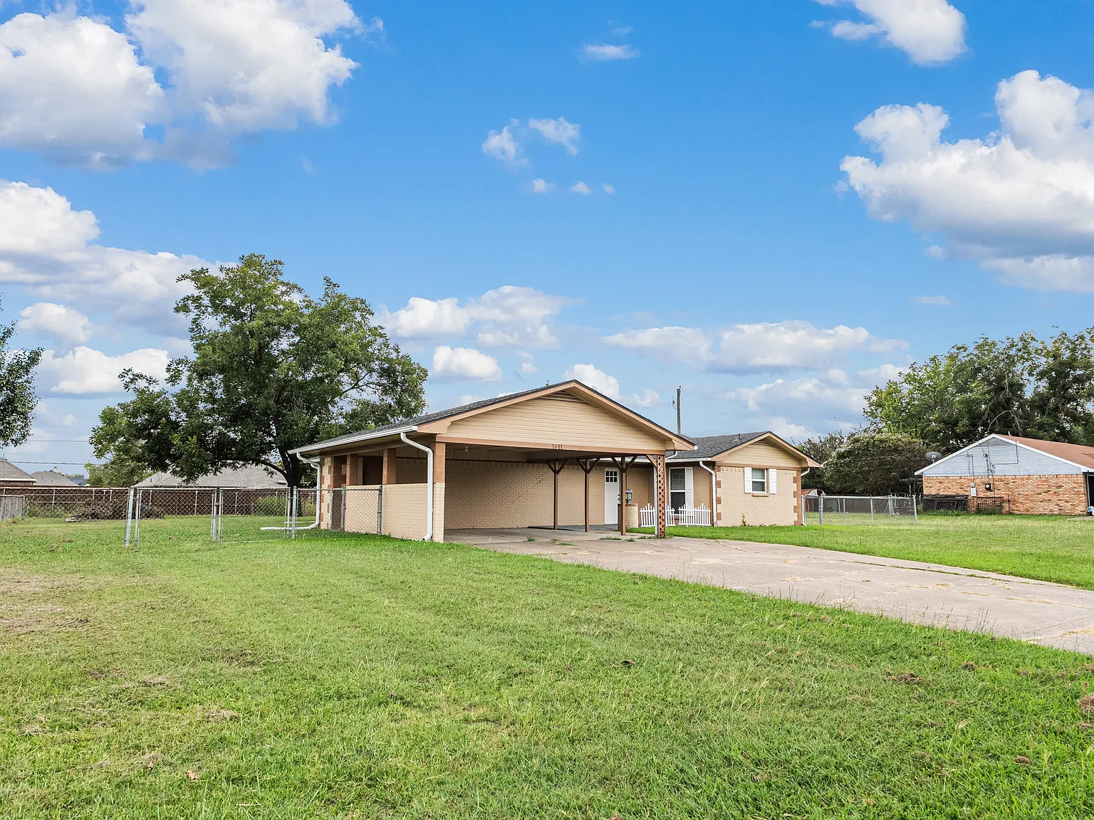 3 bed, 1274 sqft, $1,850 — Photo 4