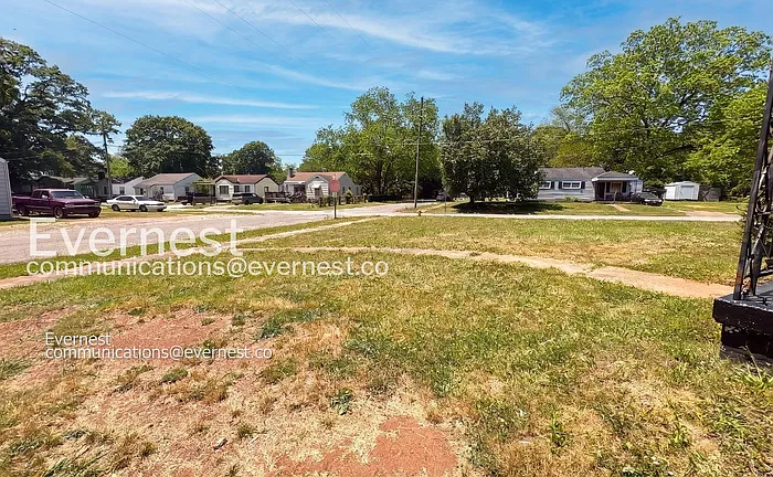 200 Woodward Dr — Photo 40