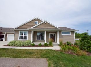 3424 Hamlet Cir, East Lansing, MI 48823