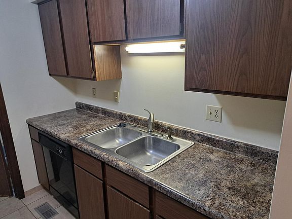 3rd image of 4335 Sarah Dr #4335