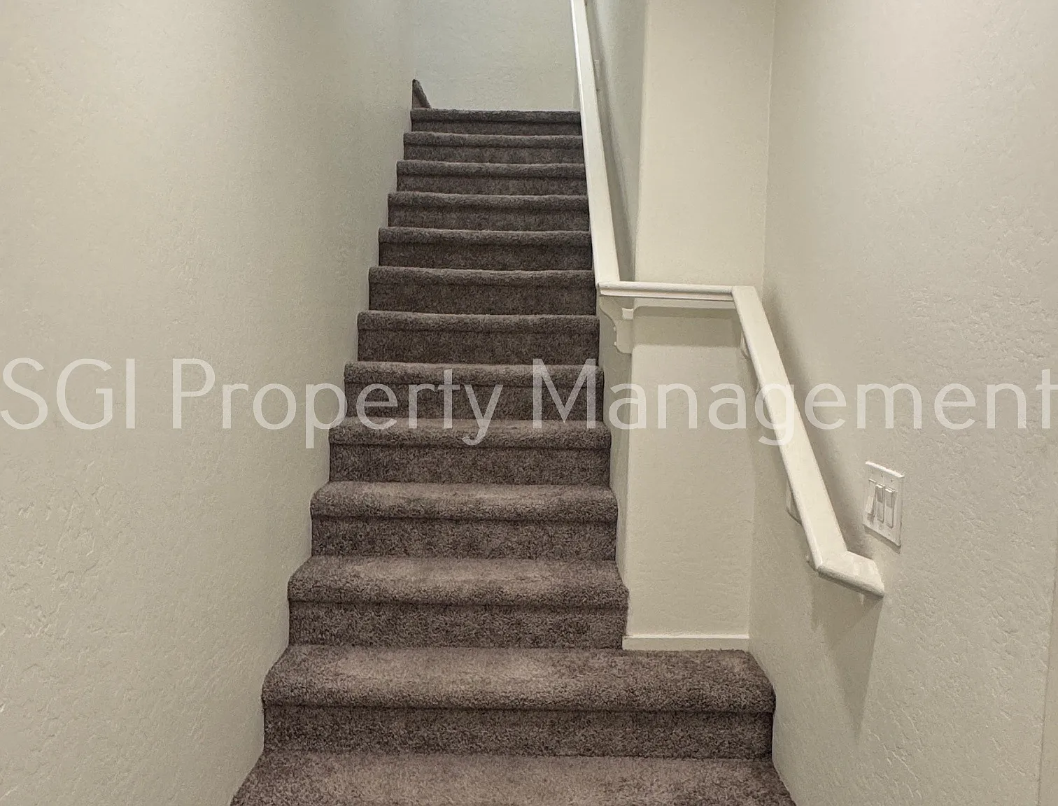 3 Story Phoenix home with 2 car garage — Photo 3