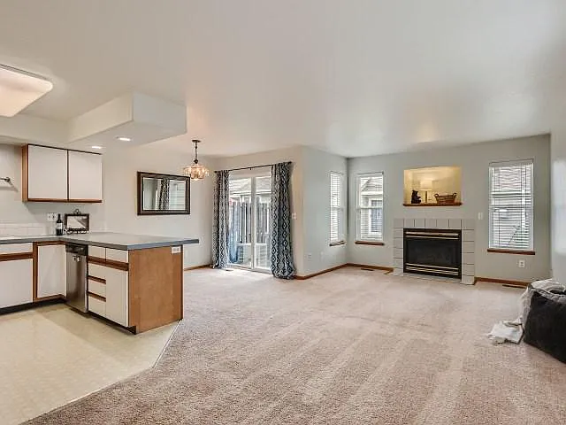 1637 Westbridge Dr #L4 — Photo 10