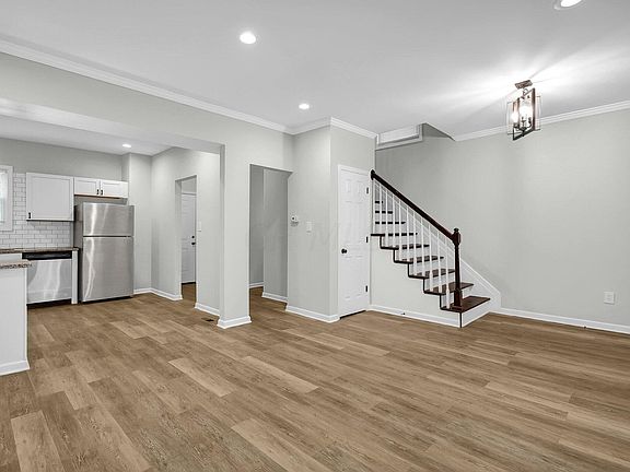 2nd image of 572 Frebis Ave