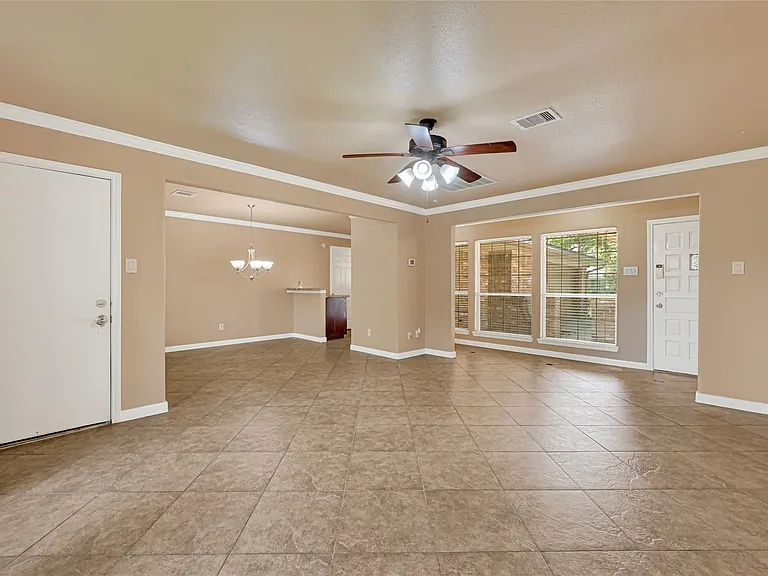 7323 Log View Dr — Photo 21
