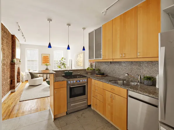 333 West 21st Street 2FE image 2 of 7