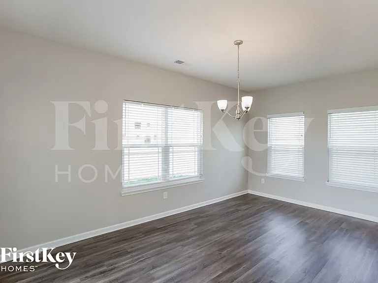 4618 W Otway Ln — Photo 5
