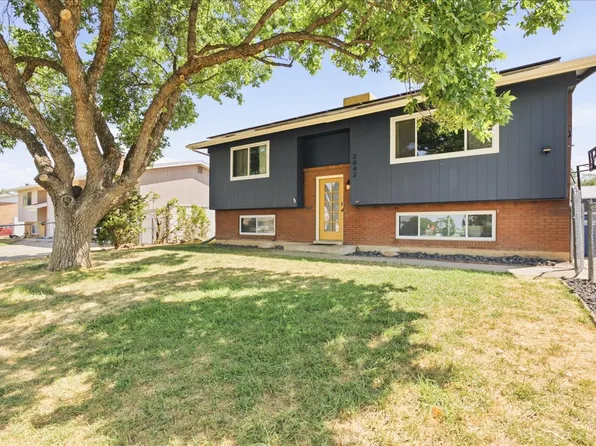 2042 N 630 W, Clinton, UT 84015