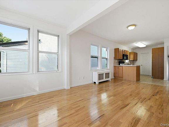 4th image of 22237 Edmore Avenue