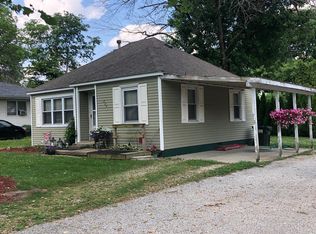 204 Center St, Mahomet, IL 61853