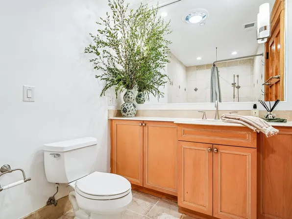 174 Washington Street image 24 of 32