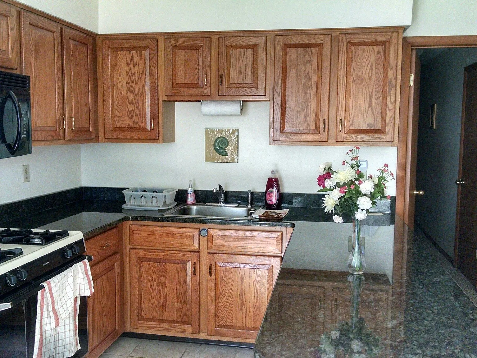 2 bed, 1150 sqft, $2,000 — Photo 2