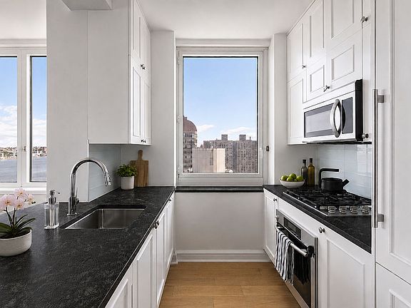 2nd image of 100 Riverside Blvd APT 25B