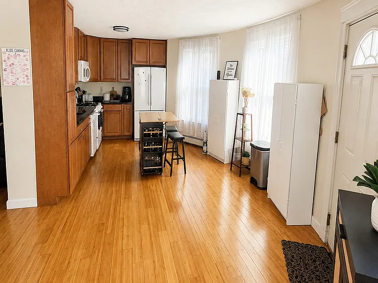 135 Walnut St #1 — Photo 5