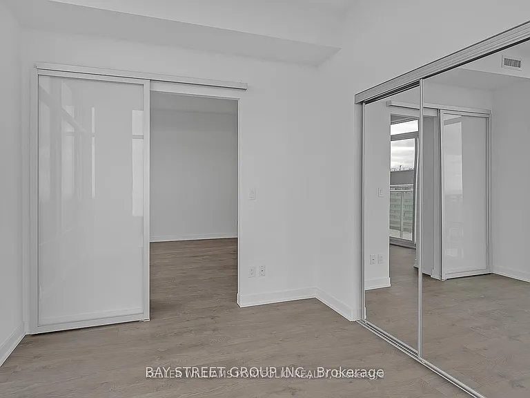 501 Yonge St #3209 — Photo 8