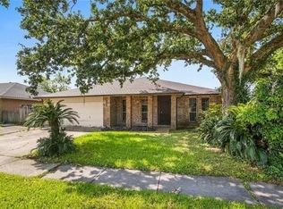 4065 Post Dr, Harvey, LA 70058