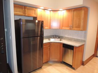 3948 W Waveland Ave #1, Chicago, IL 60618