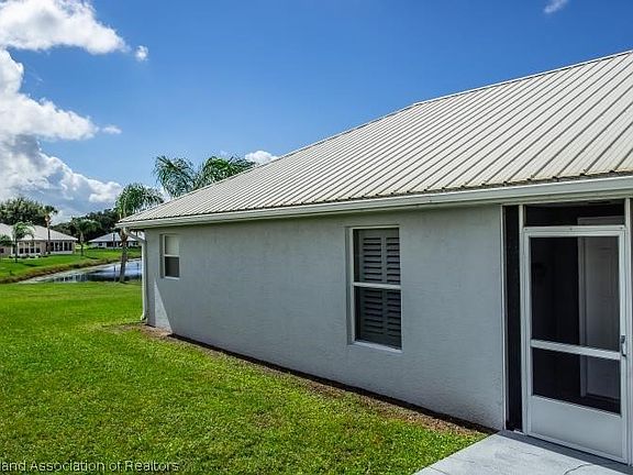 2nd image of 209 Clubhouse Ct