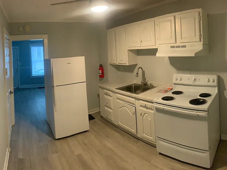 229 W Diamond St — Photo 7