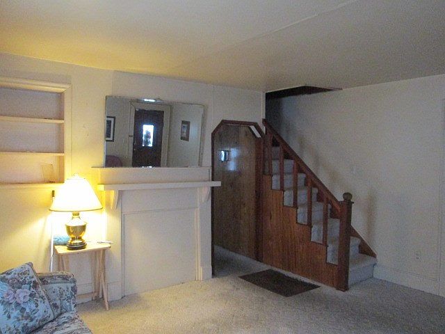 2nd image of 233 Springlake St