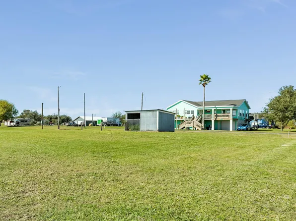 2326 Madison Ave, Port Bolivar, TX 77650