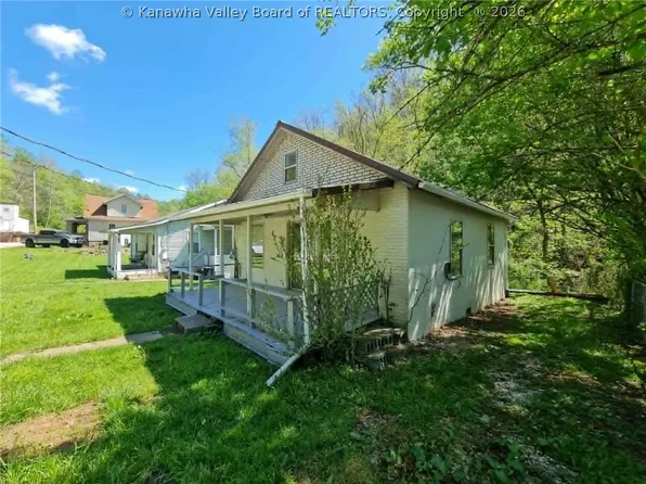 94 Whittington Rd, Charleston, WV 25312