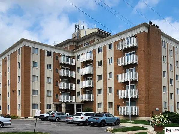 500 S 37th St APT 105, Omaha, NE 68105