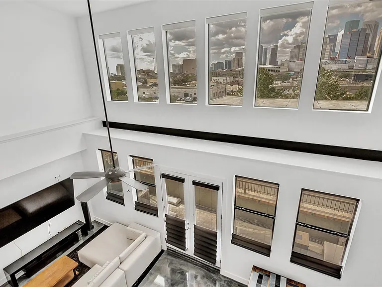 2323 Polk St #305 — Photo 2