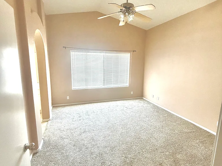6243 Calle Feliz NW — Photo 17
