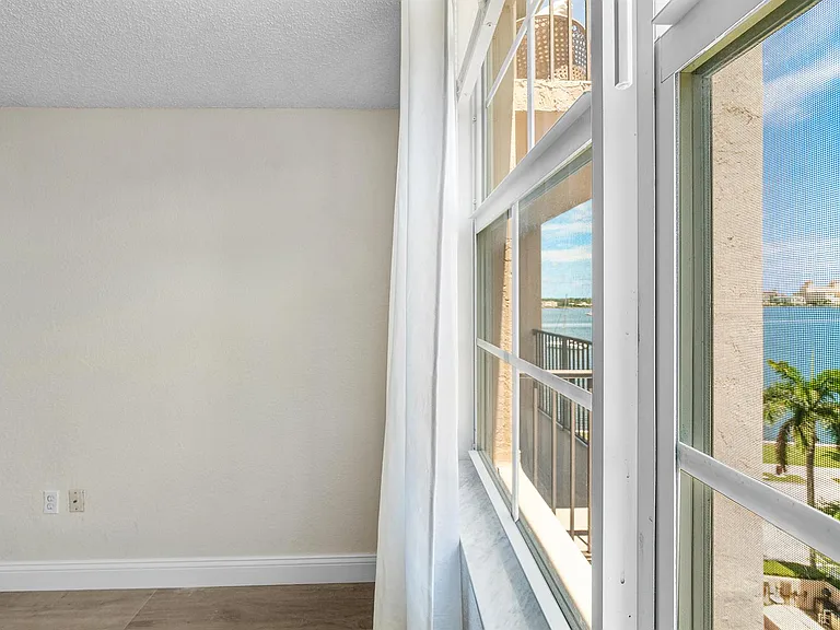 1801 N Flagler Dr #835 — Photo 22