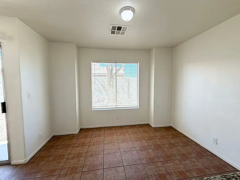 8256 Ten Gallon Ct — Photo 5