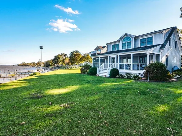 656 Cottage Row, Tappahannock, VA 22560