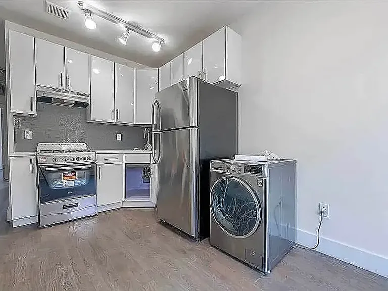 364 Bainbridge St #2 — Photo 3