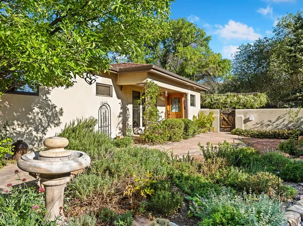 144 Cedar St, Santa Fe, NM 87501