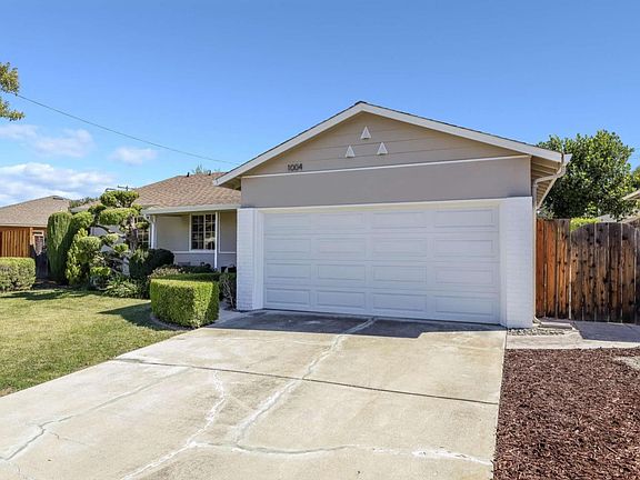3rd image of 1004 E Cardinal Dr