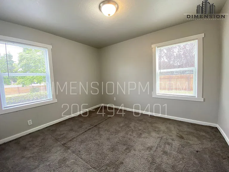 5401 Pacific Apartments — Photo 20