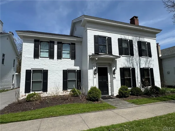 29 Payne St, Hamilton, NY 13346