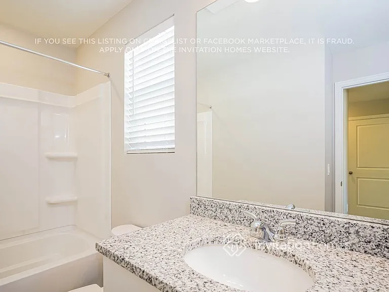 30 N Riverside Dr — Photo 11