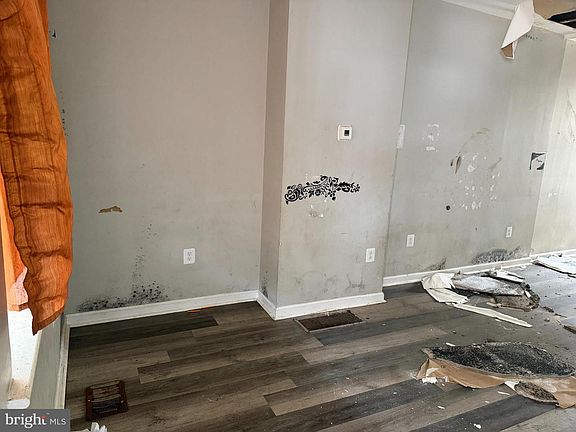 2nd image of 5528 Bloyd St