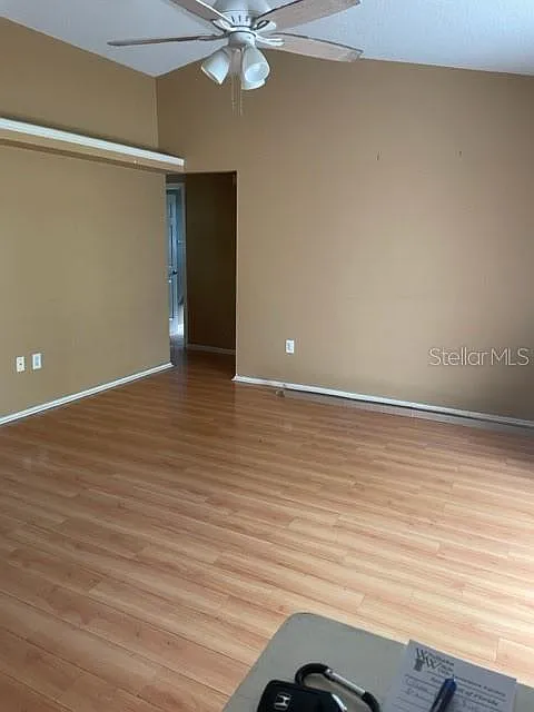 3 bed, 2.0 bath, 1390 sqft, $2,100 — Photo 3